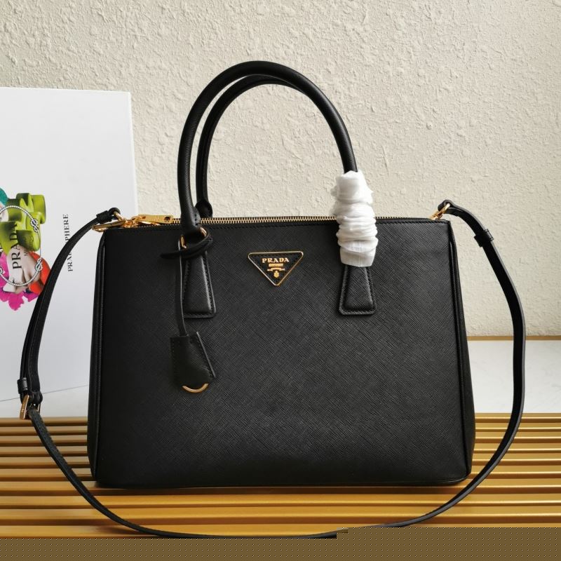 Pra*a shopping bags